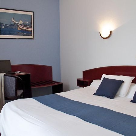Hotel Le Ty-Lann Saint-Ave Bagian luar foto