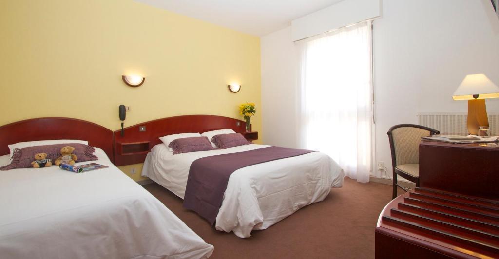 Hotel Le Ty-Lann Saint-Ave Bagian luar foto