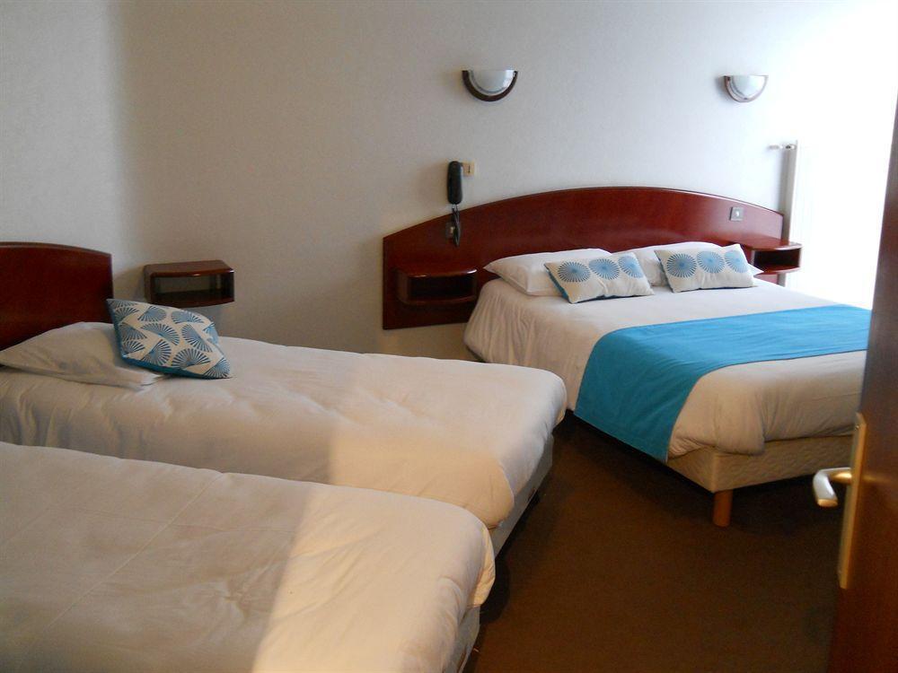 Hotel Le Ty-Lann Saint-Ave Bagian luar foto