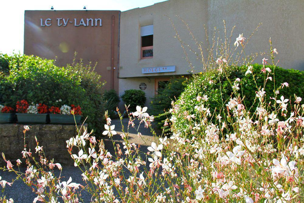 Hotel Le Ty-Lann Saint-Ave Bagian luar foto