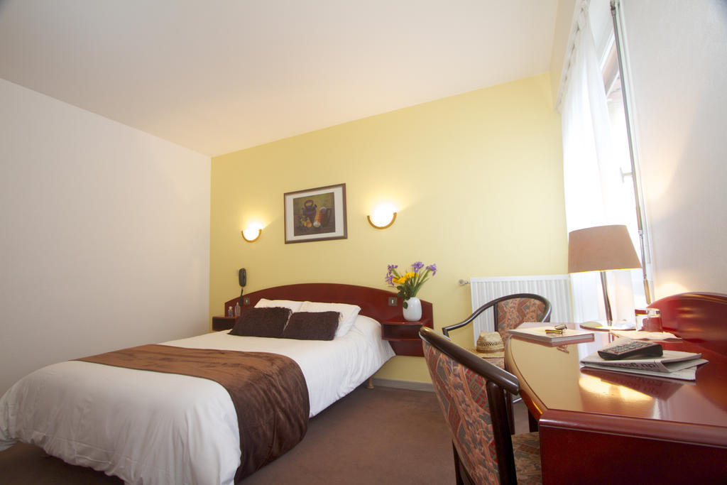 Hotel Le Ty-Lann Saint-Ave Bagian luar foto